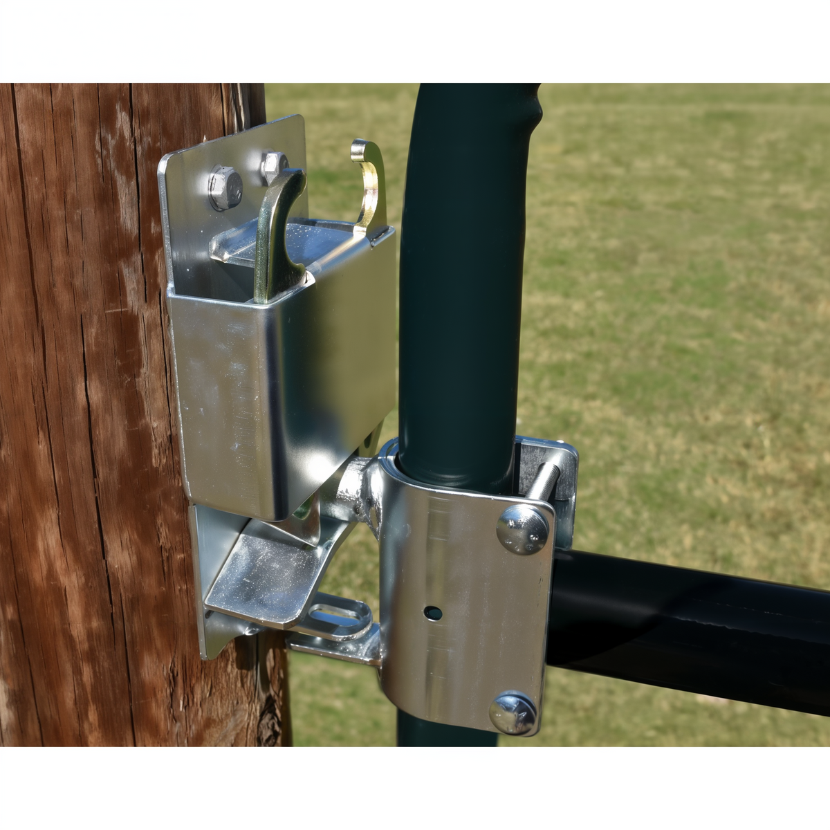 Patriot Two Way Gate Latch Large -- lifestyle