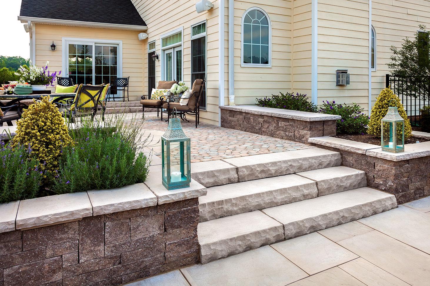 York Caps by Techo-Bloc capping a wall in Ivory