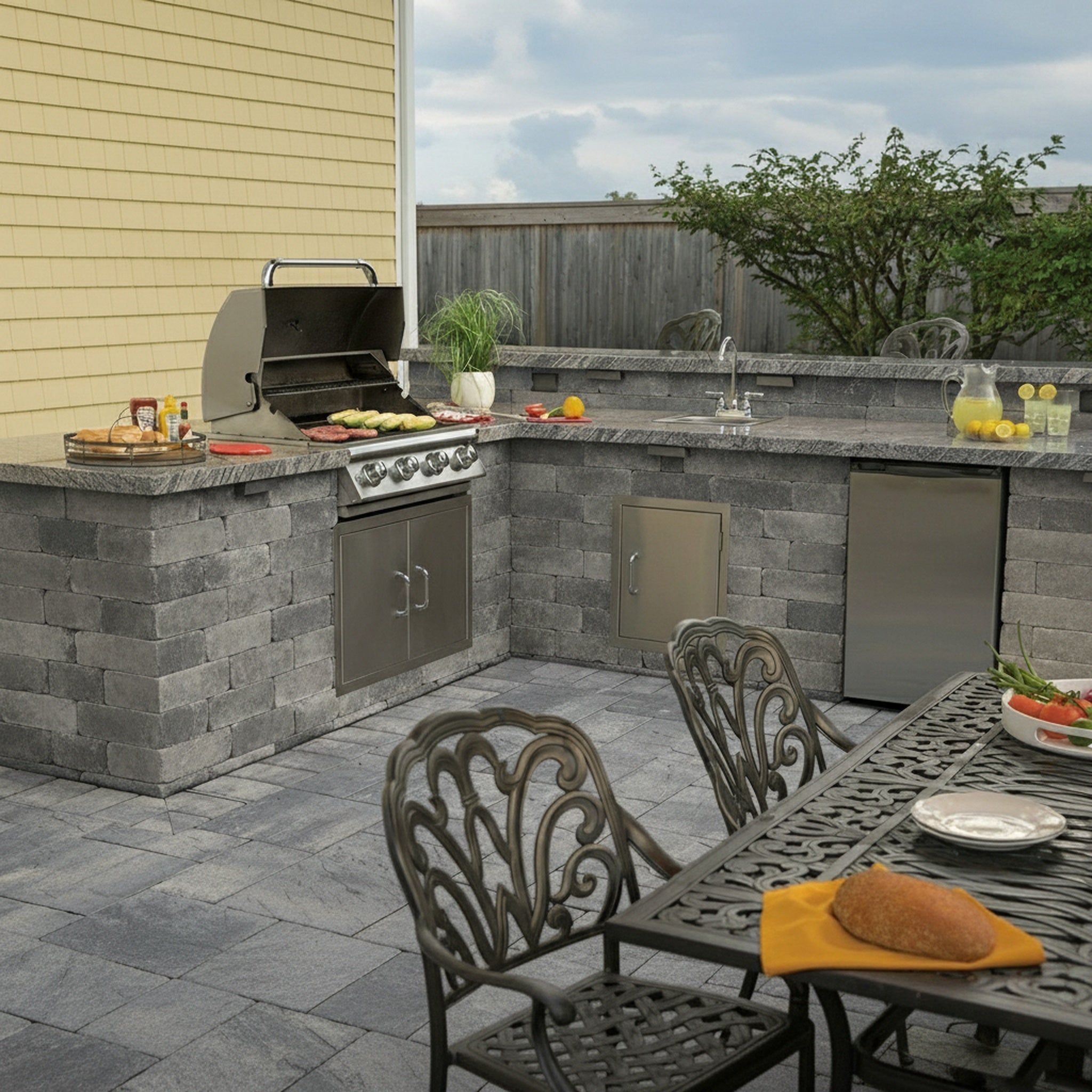 Olde English Wall - Lifestyle 1
