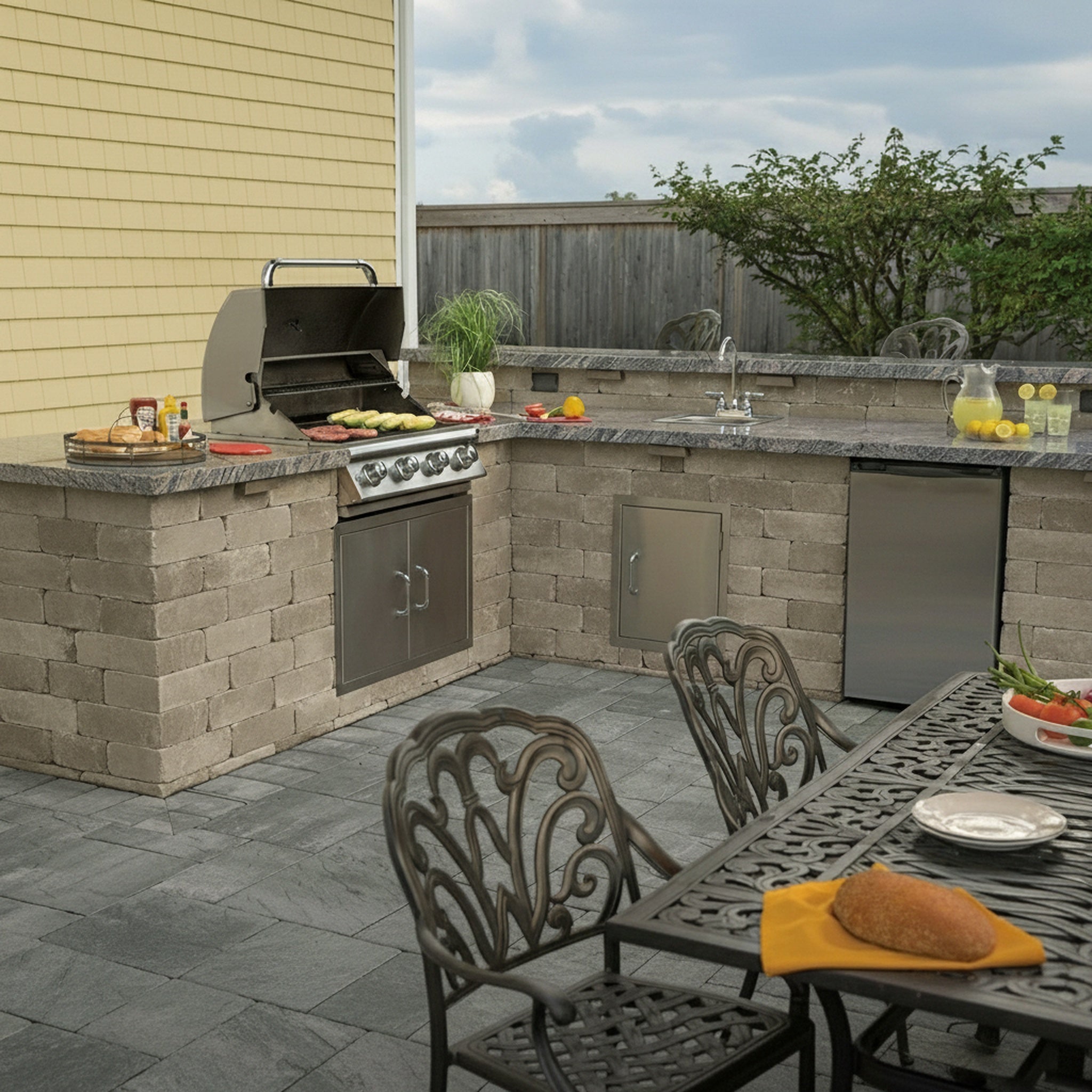 Olde English Wall - Lifestyle 1